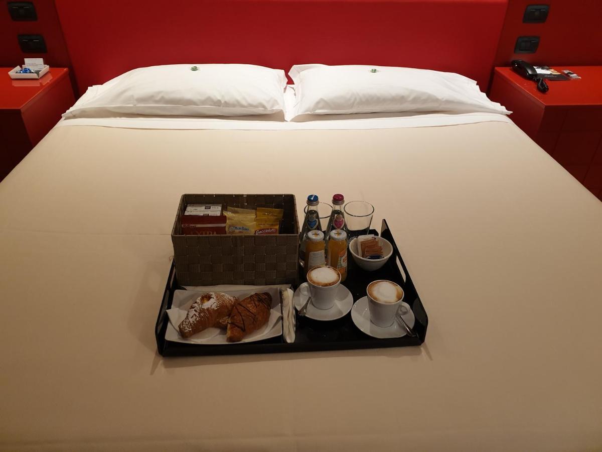 Sweet Motel Verdello ภายนอก รูปภาพ
