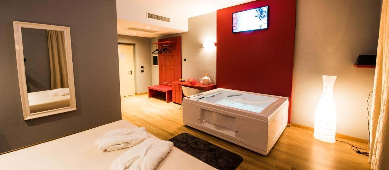 Sweet Motel Verdello ภายนอก รูปภาพ