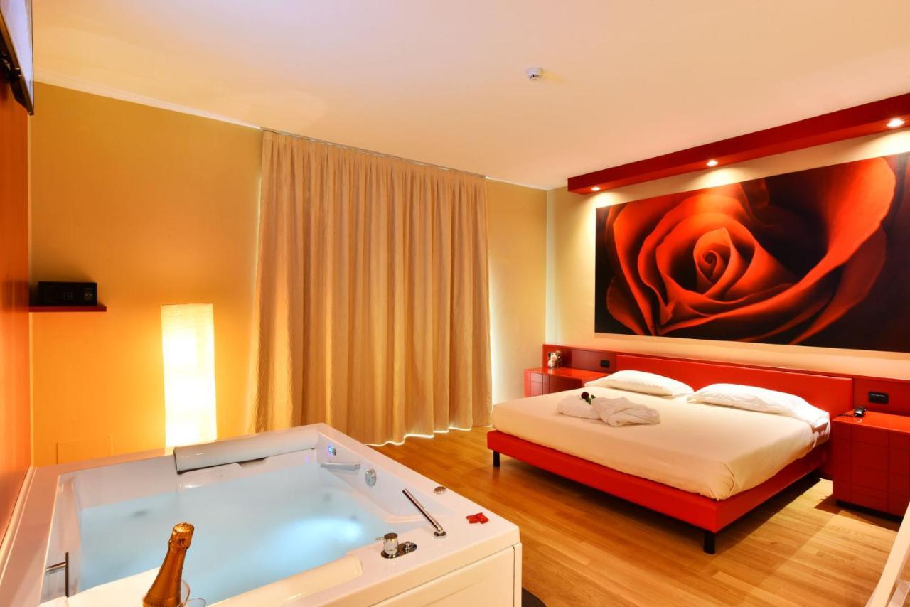 Sweet Motel Verdello ภายนอก รูปภาพ